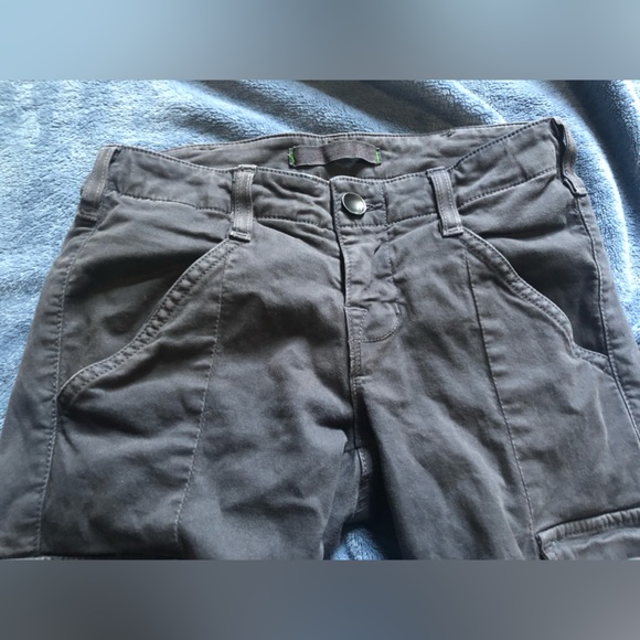 Skinny Cargo Pants with Pockets and Zippers - Picture 3 of 5